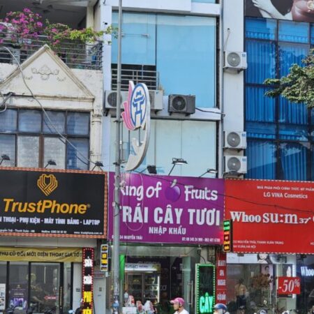 Cho thuê nhà mặt đường Nguyễn Trãi, 34 m2 x 5,5 tầng, 35 triệu, Thuận lợi cho kinh doanh, làm văn