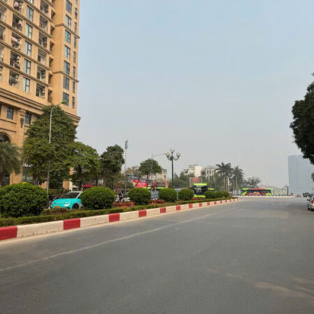 Bán nhà vị trí đắc địa hai mặt phố và mặt ngõ Nguyễn Hoàng Tôn