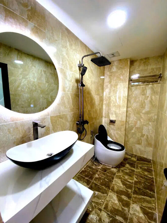 BÁN NHÀ NGUYỄN TRÃI, THANH XUÂN. 85M2 3 TẦNG MT 6M GIÁ 11,6 TỶ- 2 BƯỚC CHÂN RA OTO- DÒNG TIỀN KHỦNG
