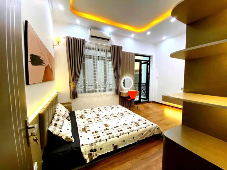 BÁN NHÀ HỒ ĐẦM TRÒN, BA ĐÌNH, 40M2 7 TẦNG MT 4M GIÁ 8.3TỶ- NGÕ THÔNG-GẦN HỒ SÁT PHỐ – GẦN LĂNG BÁC.