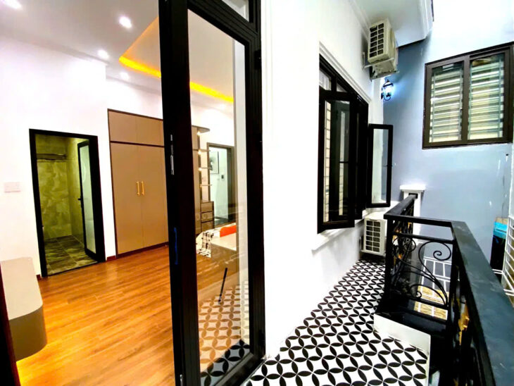 BÁN NHÀ NGUYỄN TRÃI, THANH XUÂN. 85M2 3 TẦNG MT 6M GIÁ 11,6 TỶ- 2 BƯỚC CHÂN RA OTO- DÒNG TIỀN KHỦNG