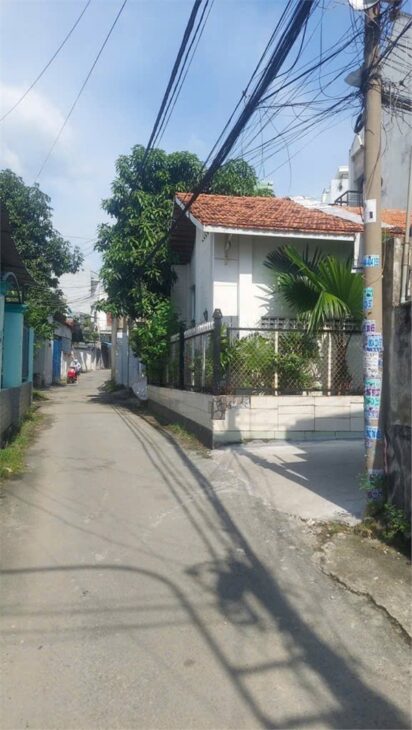 Đất bán gấp ngay trung tâm hẻ xe hơi khu tiềm năng tăng giá nhỉnh 2 tỷ.