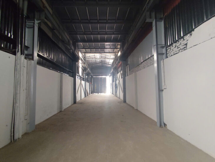 Nhà xưởng 2 tầng mặt đường Nguyễn Văn Linh, 196m, Giá 10.5 tỉ, gần AEON