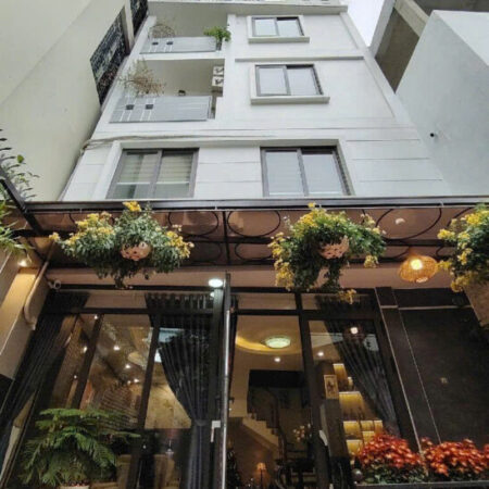 Bán nhà Giang Biên, oto đỗ cổng, 45m, nhỉnh 5 tỷ