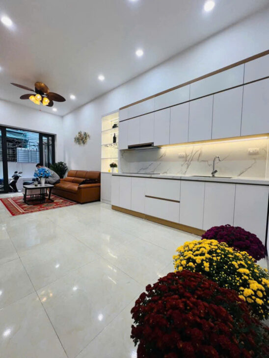 Bán Nhà CẦU GIẤY – Gần Phố – 7 tỷ – Dt 34m x 4 Tầng x Mt 3.6m – Ngõ Rộng – Trung Tâm Quận , Sầm uất