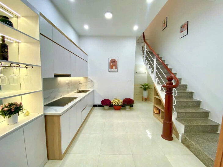 Bán Nhà CẦU GIẤY – Gần Phố – 7 tỷ – Dt 34m x 4 Tầng x Mt 3.6m – Ngõ Rộng – Trung Tâm Quận , Sầm uất