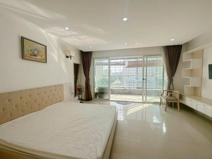 Bán Nhà MẠC THÁI TỔ – TRUNG KÍNH – PHÂN LÔ Vip – 2 MẶT NGÕ – Ô TÔ TRÁNH dừng đỗ vòng quanh. DT 80m