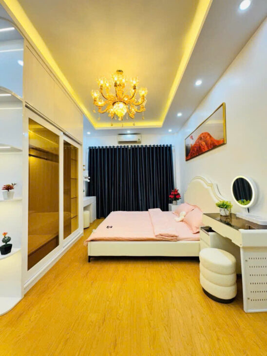 Chính chủ mình cần bán căn chung cư mini tầng 3, diện tích 36 mét, nhà mới xây xong, ngõ ô tô ,đầy