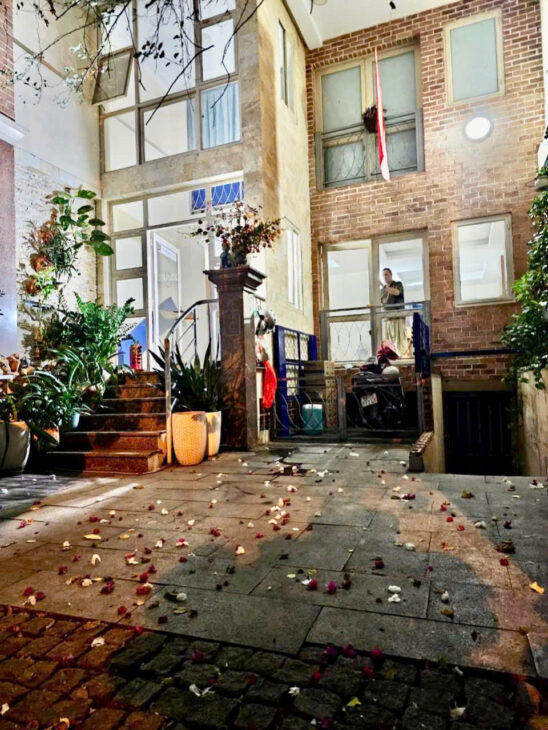 Biệt Thự Mặt Phố 49,Tân Quy,Q7,TPHCM,120m2 giá 26 tỷ. 7 lầu .