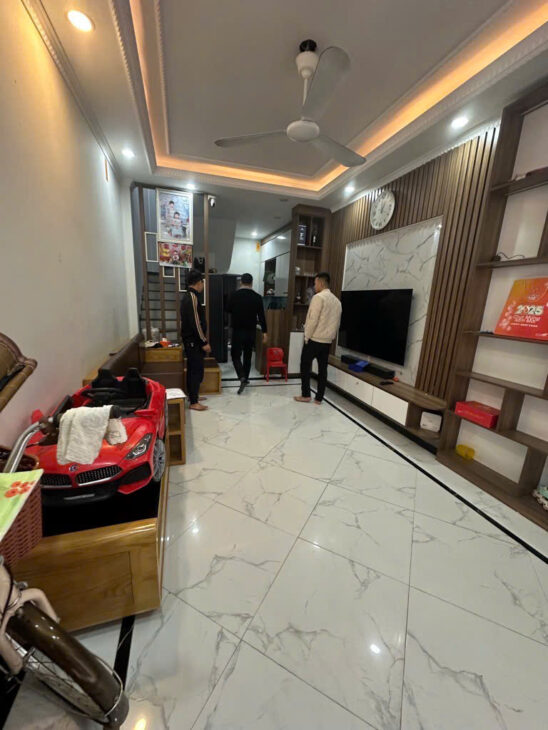 NHÀ ĐẸP Ở NGAY KIM GIANG – NGÕ THẲNG TẮP – 30m2 x 5 Tầng – 7.6 TỶ