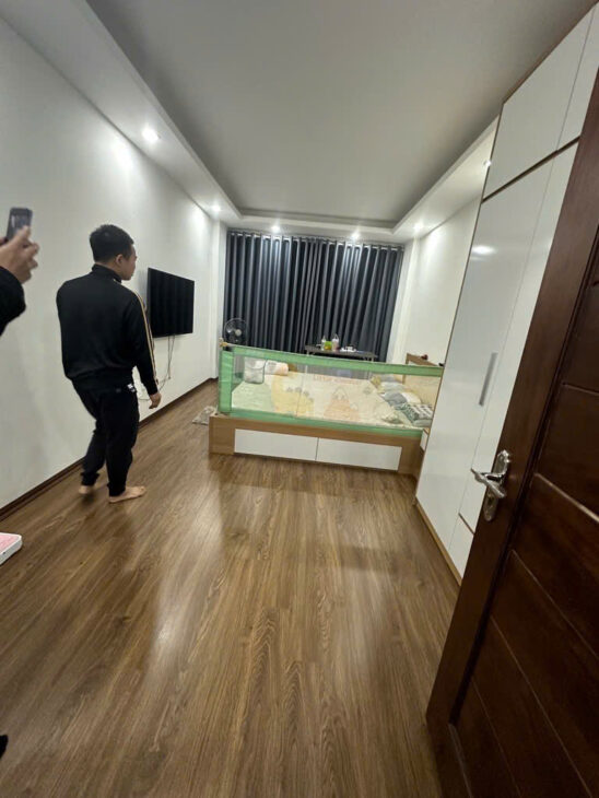 NHÀ ĐẸP Ở NGAY KIM GIANG – NGÕ THẲNG TẮP – 30m2 x 5 Tầng – 7.6 TỶ