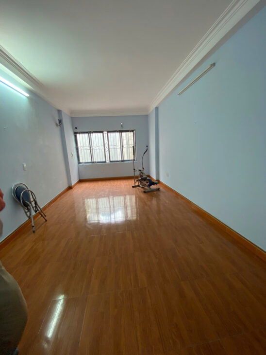 BÁN NHÀ NGỌC THUỴ 36M2, 4 TẦNG DÂN XÂY, TIỆN ÍCH TUYỆT VỜI, GẦN CHỢ, CÔNG VIÊN, GIÁ RẺ