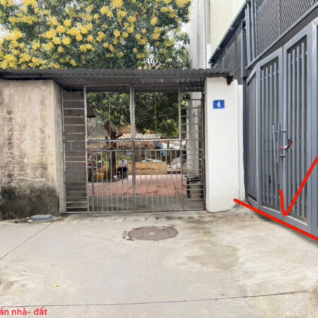 Nhà 2 tầng tổ 8, Chi Đông, Mê Linh. Đầy đủ tiện nghi, chỉ việc xách vali về ở. Oto đỗ trong nhà.