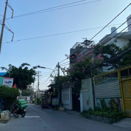 Bán nhà hẻm xe hơi trung tâm Thủ Đức vị trí đắc địa đầu tư siêu lợi nhuận nhỉnh 2 tỷ. Bán nhà hẻm xe hơi trung tâm Thủ Đức vị trí đắc địa đầu tư siêu lợi nhuận nhỉnh 2 tỷ.