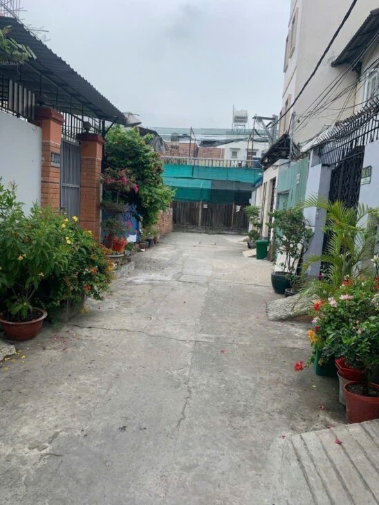 Giảm chào Chủ bán nhanh mảnh đất hẻm xe hơi ngay trung tâm Thủ Đức chỉ 2,x tỷ.