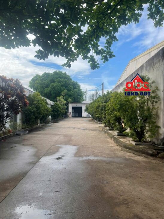 X066 Nhà xưởng với kết cấu kiên cố. sở hữu công trình lâu dài. vị trí dễ tuyển nguồn lao động
