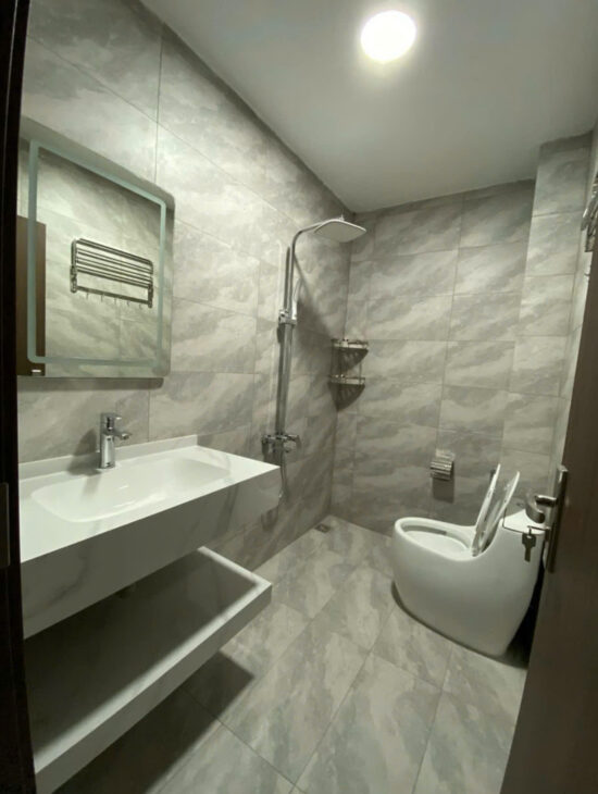 Nhà Phân Lô Trần Quốc Hoàn – 45m², 5 Tầng, MT 4m – Thang Máy, Ô tô Tránh – Kinh Doanh Đỉnh – 17 tỷ!