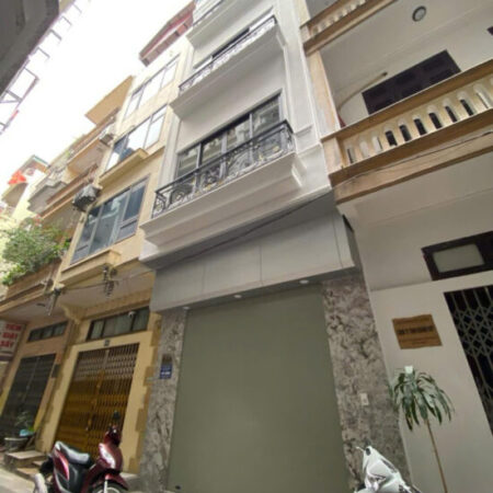 Nhà Phân Lô Trần Quốc Hoàn – 45m², 5 Tầng, MT 4m – Thang Máy, Ô tô Tránh – Kinh Doanh Đỉnh – 17 tỷ!