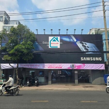 Cho thuê nhà Mặt Tiền Cách Mạng Tháng 8, P.11 Q.3+ Diện tích: 15,5m x 4m -Giá 105 Triệu