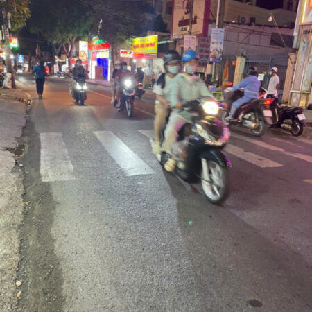 Bán nhà mặt tiền 4x20m giá 9,5 tỷ Đường Nguyễn Văn Quá