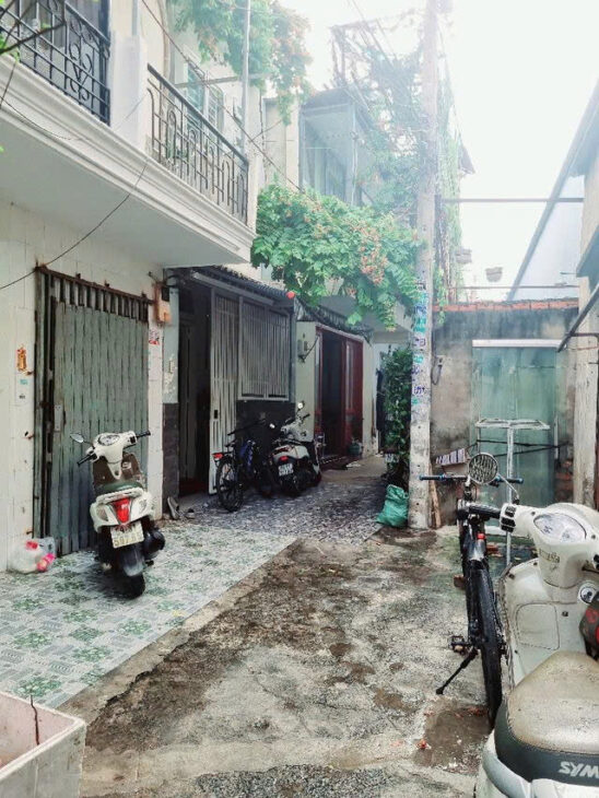 Bán gấp giá mềm nhất quận Tân Phú: 4.65 tỷ : Đường Nguyễn Ngọc Nhật- DT: Ngang khủng 5.2m- BTCT-1