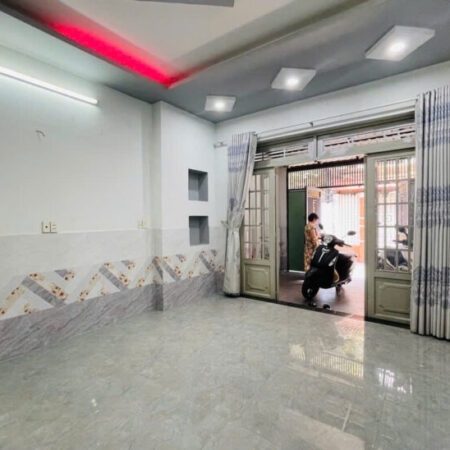 Bán nhà MẶT TIỀN giá trong hẻm-xe hơi vào nhà-ngay chợ Gò Vấp-khu VIP phường 4 chỉ
