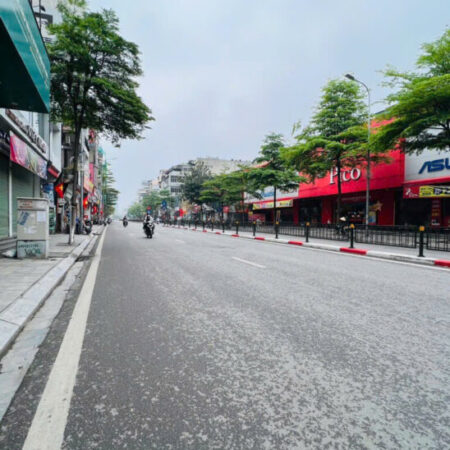 TÔN ĐỨC THẮNG-CHỈ NHỈNH 6 TỶ x 5 TẦNG- Ô TÔ CÁCH 20M- FULL NỘI THẤT