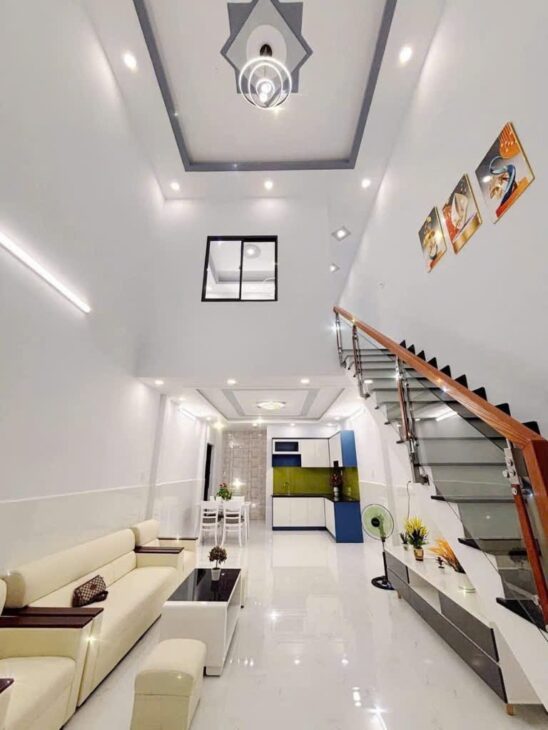 Bán gấp tỉnh lộ 10 nhà đẹp – lô góc 2 mặt thoáng – cách mặt tiền vài bước chân gấp