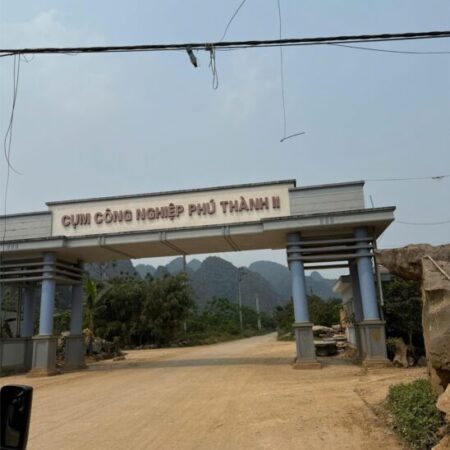 Lô đất siêu đẹp ở thị trấn Ba Hàng Đồi , Lạc Thủy , giáp ngay Hà Nội