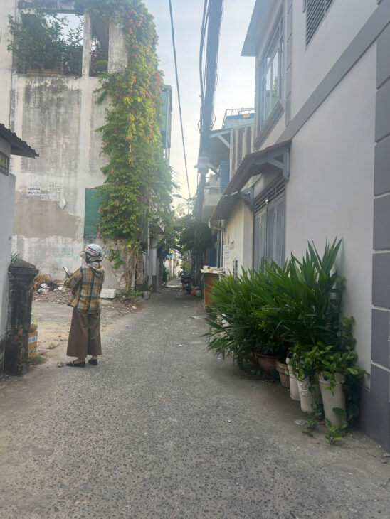 Nhà Nguyễn Duy Trinh, DTSD 80m2, xe hơi vào nhà,với mặt tiền gần 6m, giá hơn 5ty LH 0906227839
