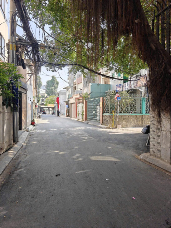 Nhà Nguyễn Duy Trinh, DTSD 80m2, xe hơi vào nhà,với mặt tiền gần 6m, giá hơn 5ty LH 0906227839