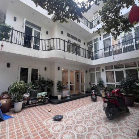 Bán Biệt Thự Siêu Hot , Tây Hồ , HN . DT 165m2 , 3T, MT 9m . Giá 48 tỷ .