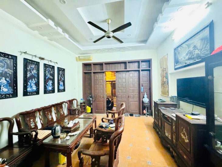 Bán nhà phố Xã Đàn, Sổ đỏ 75m x MT4,5m nở hậu, nhà 2 thoáng giá 15,5 tỷ