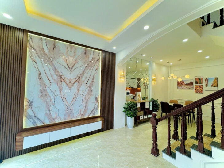 NHÀ ĐẸP HAI THOÁNG – MẶT TIỀN RỘNG – NGÕ THÔNG – GIÁ 6.5 TỶ