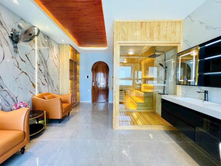 Đẳng Cấp – HXT14m – 6 Tầng Mới 100%, DT: 329M2 – Thang Máy 650KG – 7 PN Master, 8 WC – Full Nội