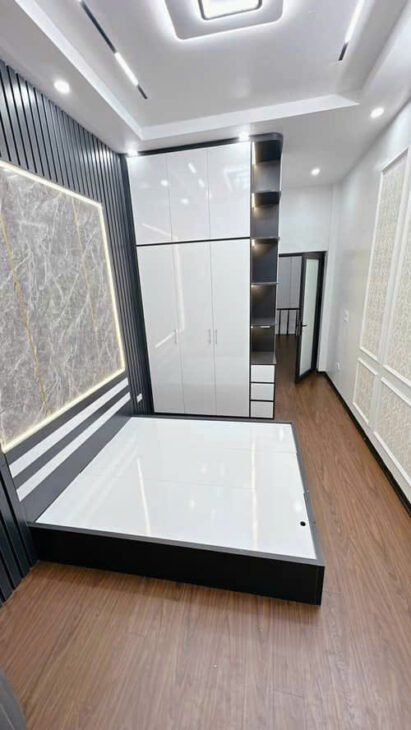 Bán nhà riêng tại Quỳnh Mai, , 34m2, 4PN, 4WC, giá siêu hời 6.25 tỷ