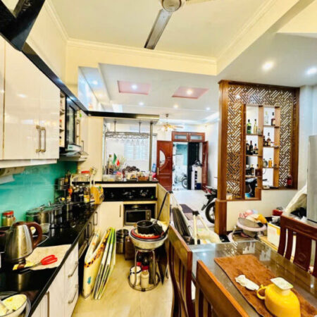 BÁ N NHÀ ĐẸP TÂY HỒ – NỘI THẤT LONG LANH – Ô TÔ ĐỖ CỔNG – CHỈ 5 TỶ!!!