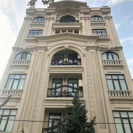 Cho thuê tầng 1-3 ngõ Tràng Tiền, MT 8m, có thang máy,