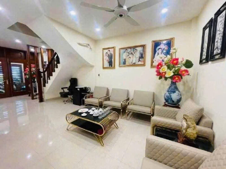 Bán nhà Ngọc Hà , Ba Đình , HN . DT 60M2 , 6Tầng , MT 4.5m . GIÁ 16 TỶ