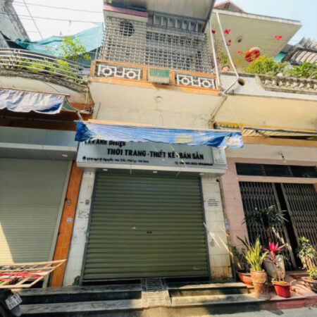 Chào bán căn nhà 3 tầng kinh doanh buôn bán được, ngay tại trung tâm TP Phủ Lý ngay gần cổng chợ