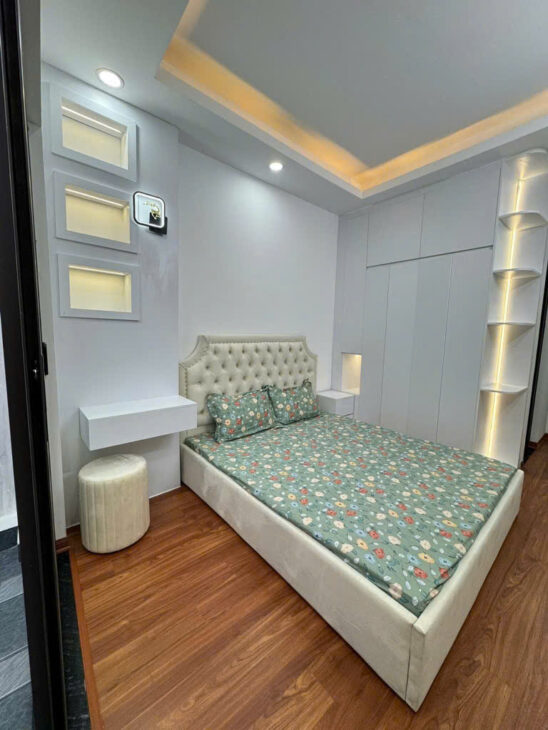 Đội Cấn / 5 tầng 28m2- dân xây chắc chắn -5x tỷ