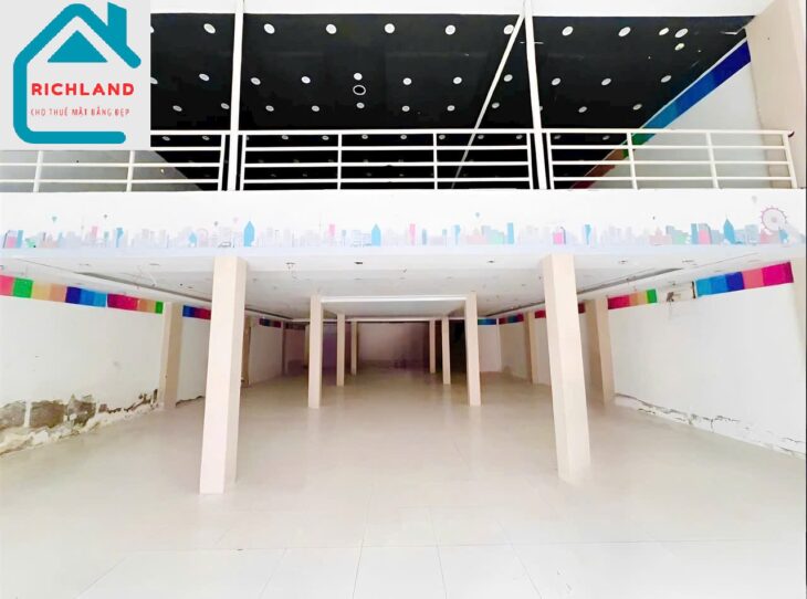 Cho Thuê Nhà: 541 Nguyễn Thị Thập, Phường Tân Phong, Q7- Diện tích: 12m x 26m. Giá 200 Triệu