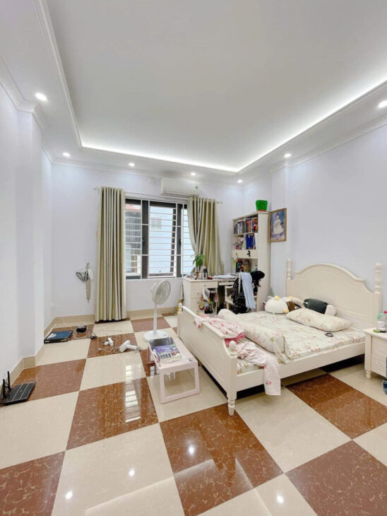 BÁN NHANH PHÂN LÔ DOÃN KẾ THIỆN, ÔTÔ VÀO NHÀ, KINH DOANH TỐT, DT 56M2, 2 THOÁNG, HƠN 13TỶ