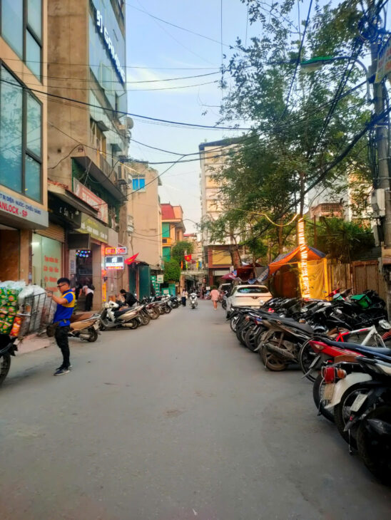 BÁN NHANH PHÂN LÔ DOÃN KẾ THIỆN, ÔTÔ VÀO NHÀ, KINH DOANH TỐT, DT 56M2, 2 THOÁNG, HƠN 13TỶ