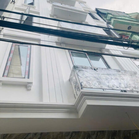 Hàng hiếm Lạc Long Quân, 50m2, 8 tầng, thang máy, mặt tiền 6m, gara ô tô, 10m ra mặt phố, giá 21