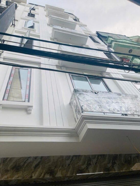 Hàng hiếm Lạc Long Quân, 50m2, 8 tầng, thang máy, mặt tiền 6m, gara ô tô, 10m ra mặt phố, giá 21