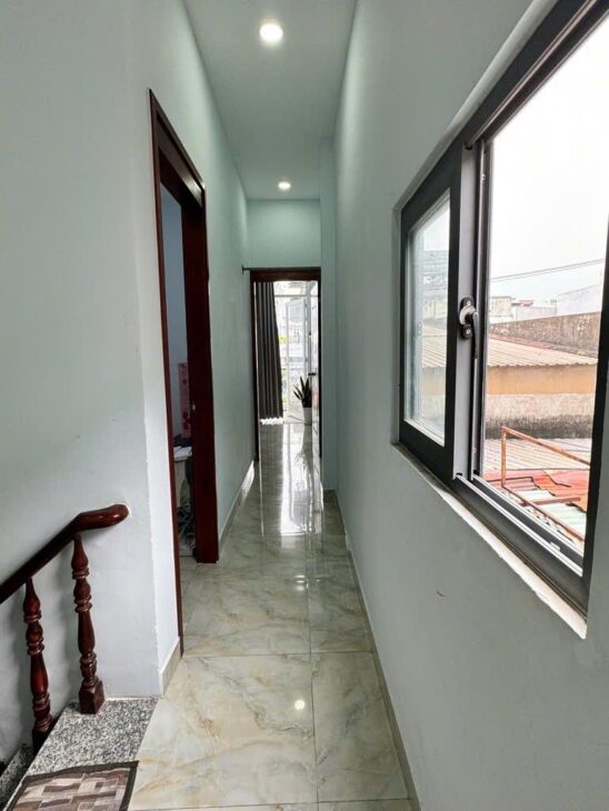 Bán nhà giápTân Bình,Chỉ 6tỷ,60m2, 4×15, 2 tầng,sát mặt tiền Nguyễn Tư Giản,Nhà đẹp ở ngay