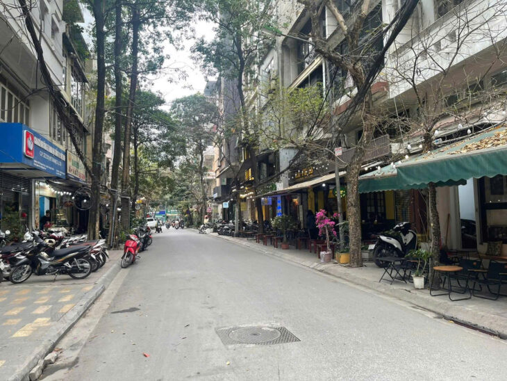 Bán nhà Hoàng Cầu phân lô ô tô tránh 30m ra phố, kinh doanh – 59m x 5 tầng giá 25,5 tỷ