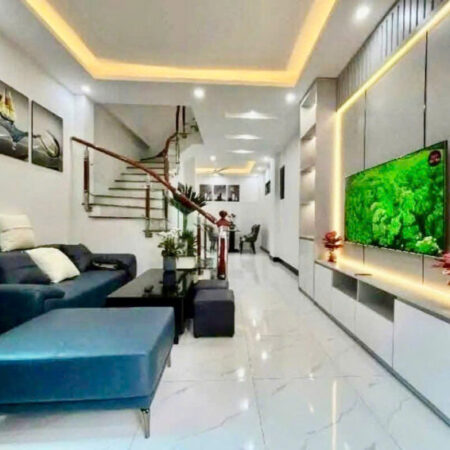 Bán nhà riêng tại Thanh Xuân, Cách RoyalCity vài bước chân, ngõ thông, gần ô tô, 5 tầng 40m2 giá