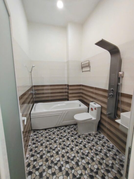 KẸT TIỀN NGÂN HÀNG NÊN CẦN BÁN GẤP NHÀ PHỐ 1 TRỆT 2 LẦU